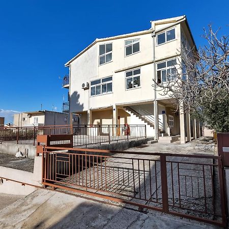 Apartments Maria Макарска Экстерьер фото