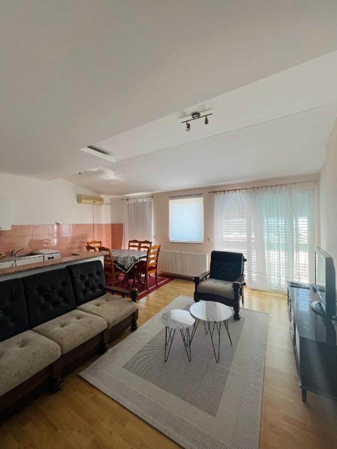 Apartments Maria Макарска Экстерьер фото
